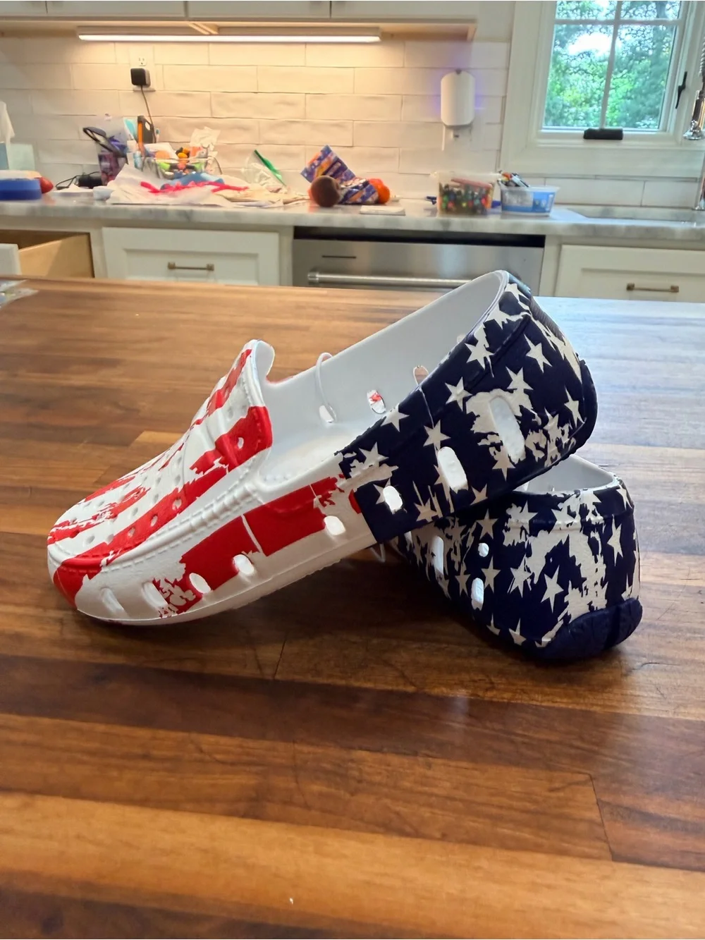 NWT - Floafers Prodigy Kids in American Posh Print - Red White Blue - Size 9